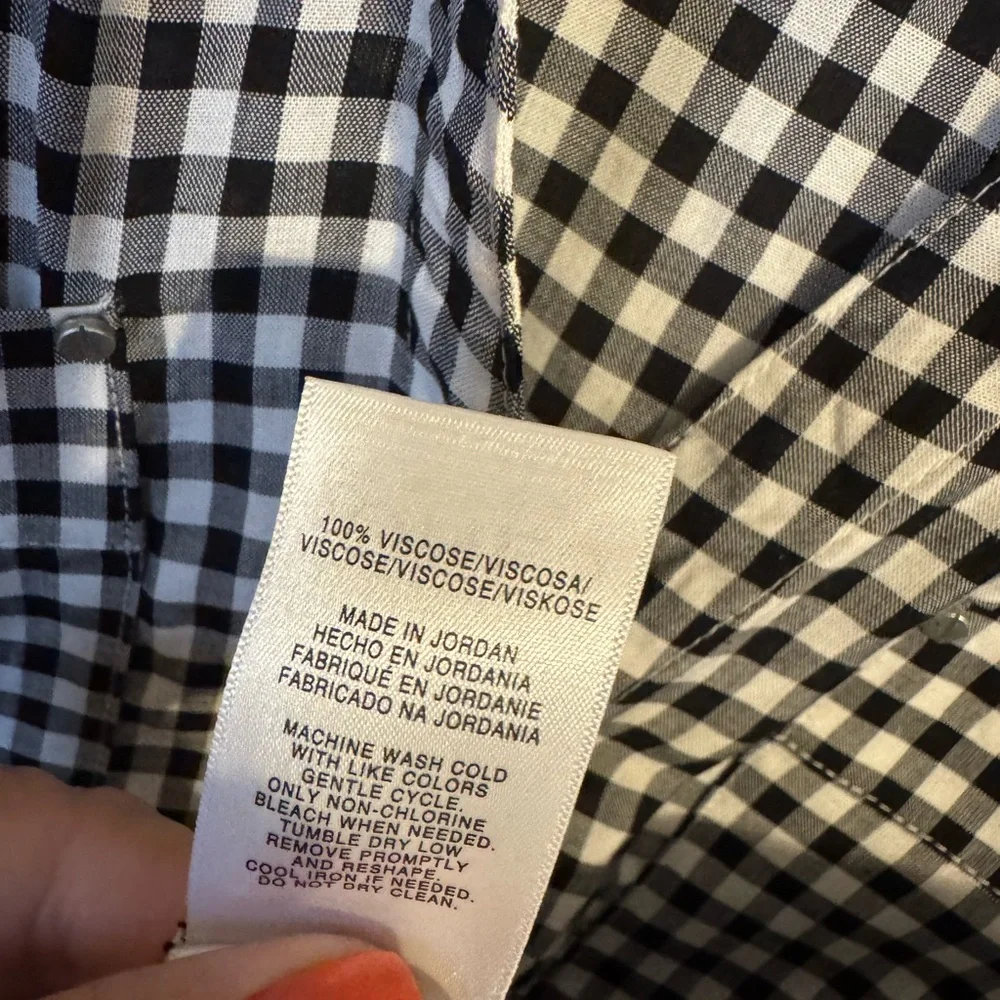SPRING/SUMMER Jones New York Black/White Checkered Top LARGE    #F - Picture 9 of 9